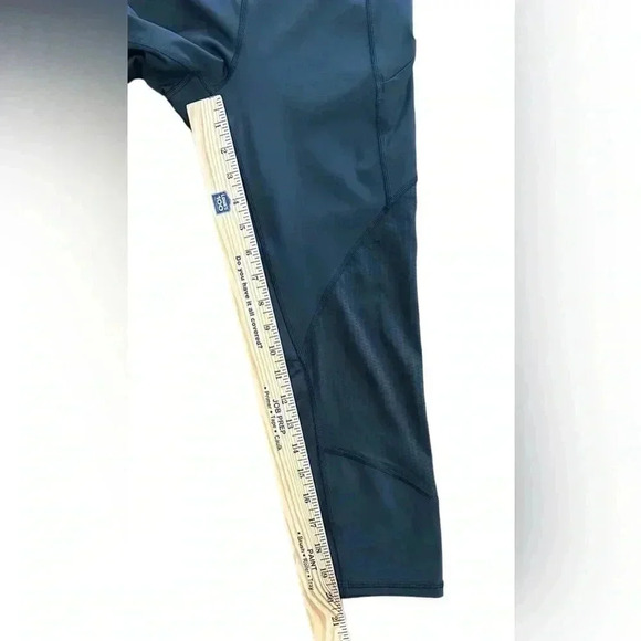 Athleta Mesh Contender Capri Black Size XS Yoga Activewear - Picture 7 of 8